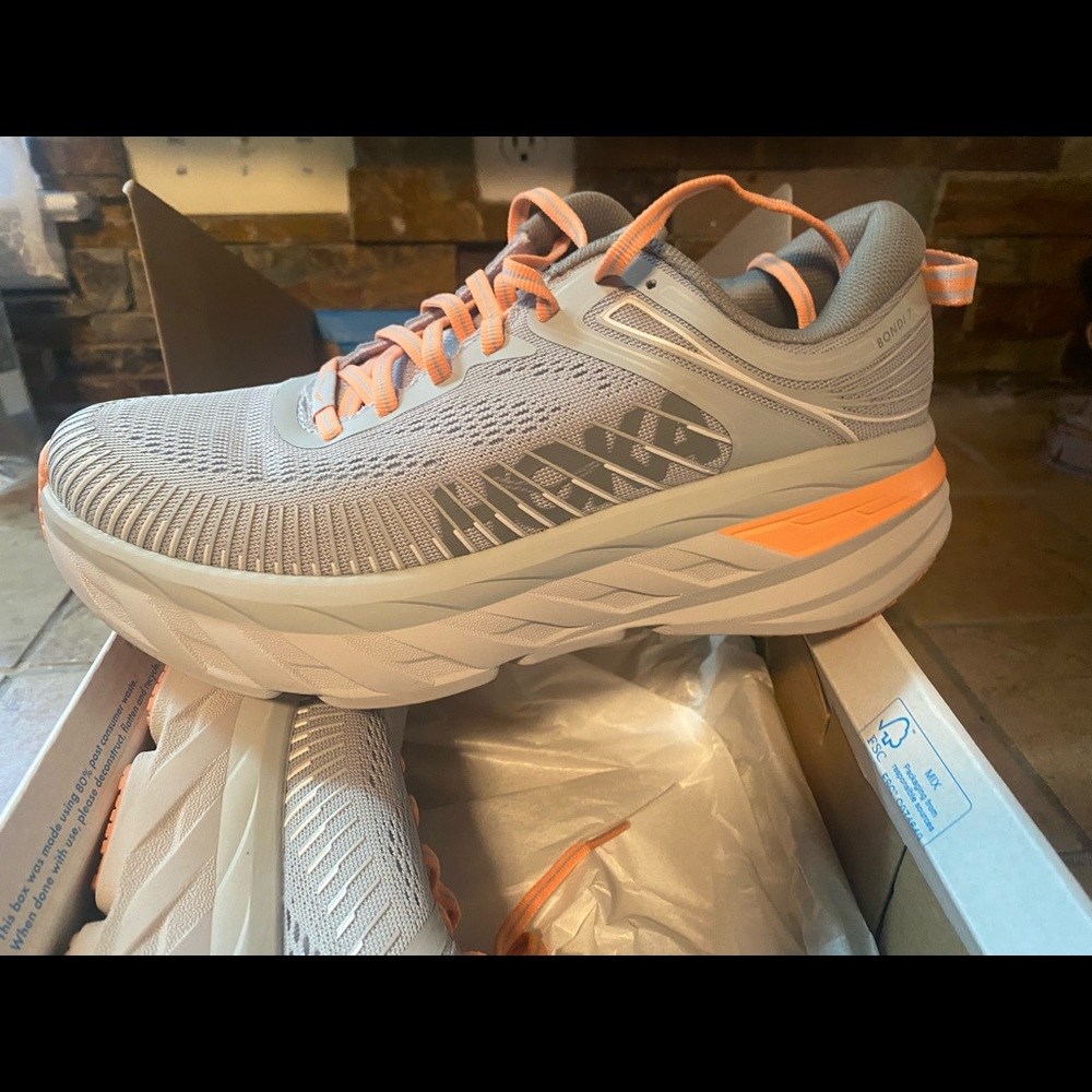 Hoka Bondi tennis shoes!